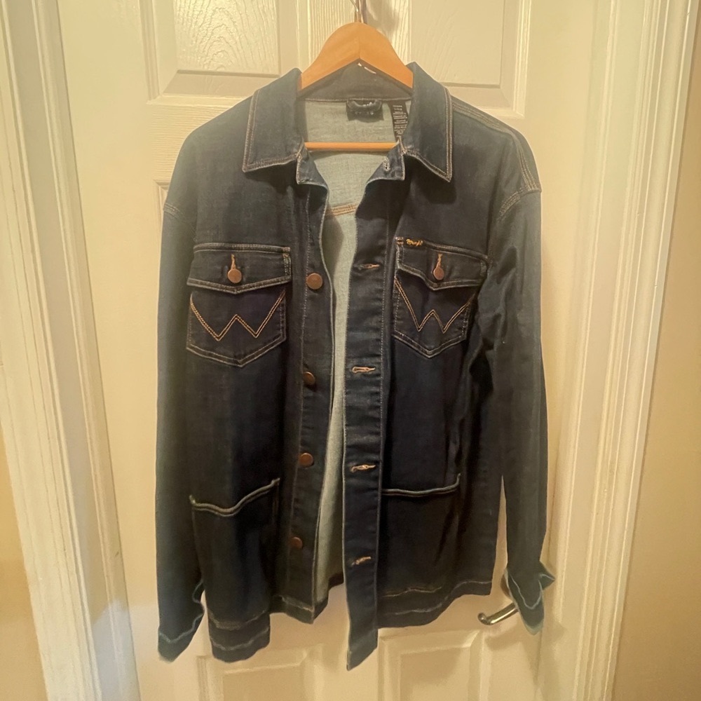 Wrangler Jean jacket, size L. Great condition, like new.